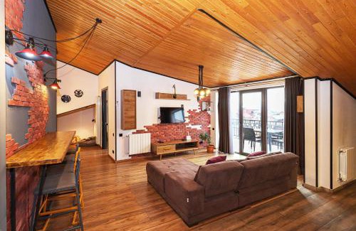 Avlabari Apartment | Inviting 2BR Apartment with Terrace & Scenic Views