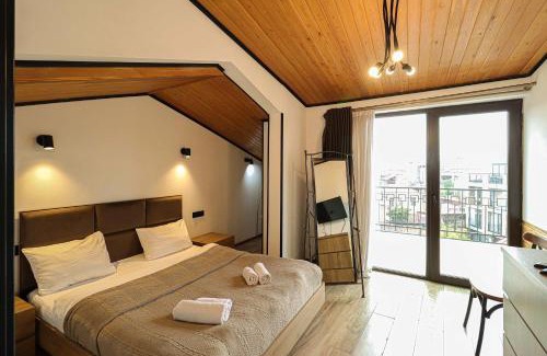 Avlabari Apartment | Inviting 2BR Apartment with Terrace & Scenic Views