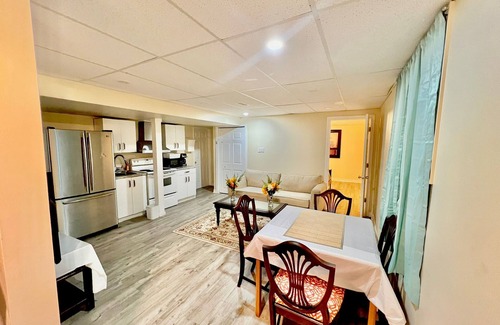 York Regional Municipality Apartment | Cozy 2BR Basement Apartment in Newmarket with Spa & Hot Tub