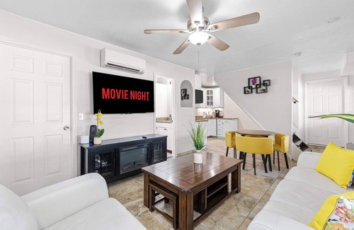 La Vista House | 2BR Beach & Trail | Patio Bikes Fire Pit