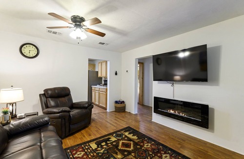 Broken Bow Cabin | Cozy 2Br Cabin with Hot Tub, BBQ & Smart TV – Guest Rated 9.8