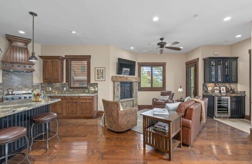 Park City House | Ideal 2BR Canyons Villa with Pool & Hot Tub near Lifts