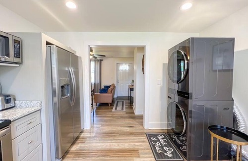 Parker Apartment | Pet-Friendly 2BR Retreat Near Swamp Rabbit Trail!