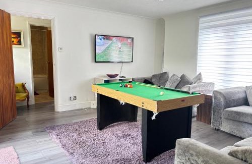 Lacey Green House | Cozy Furnished Property with Pool and Parking for Families