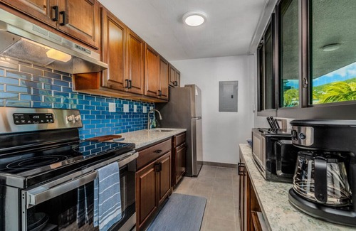 Bolongo Bay Condo | Beachfront 2BR Condo with Pools and Onsite Dining!