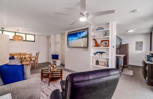 Bolongo Bay Condo | Beachfront 2BR Condo with Pools and Onsite Dining!