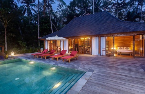 Sambahan House | Cozy Villa with Breathtaking Rice Paddy Views & Pool