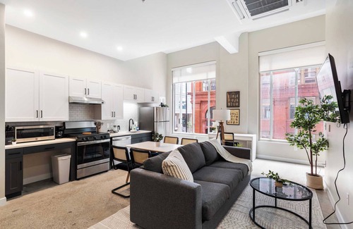 Downtown Cincinnati Apartment | 2BR CozySuites OTR Downtown #12