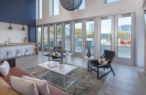 Civic District Condo | Modern 2br Condo in the Heart of Downtown Austin
