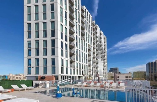 Civic District Condo | Modern 2br Condo in the Heart of Downtown Austin