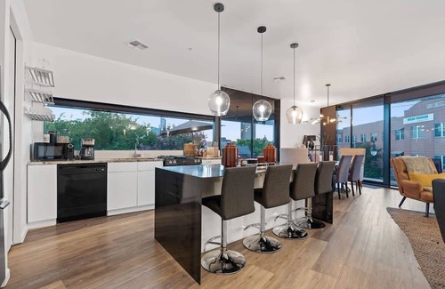 Central East Austin Condo | 2BR Designer Condo East Downtown Austin