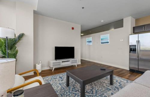 Downtown Pittsburgh Apartment | Stylish 2BR Downtown Apartment with Gym & Deck Access