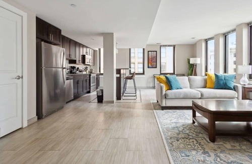 Capitol City Apartment | Exquisite 2BR Downtown Getaway with Spa & Kitchen Amenities