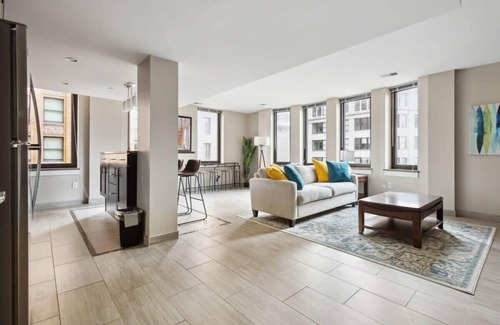 Capitol City Apartment | Exquisite 2BR Downtown Getaway with Spa & Kitchen Amenities