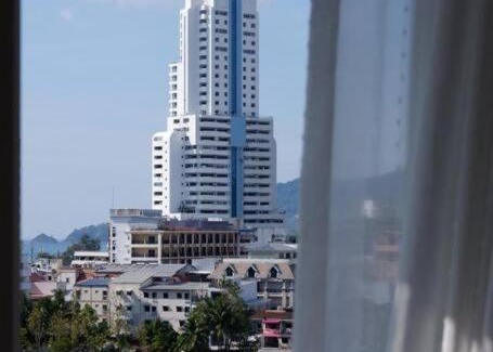 Patong Apartment | Family-Friendly 2BR Elite Hotel Patong with Balcony