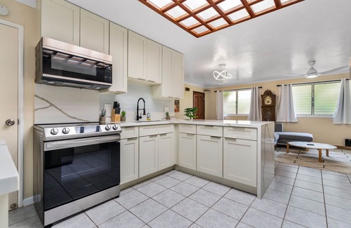 Ewa House | Idyllic Hawaiian Dreamin’: Serene 2BR Home with Pool