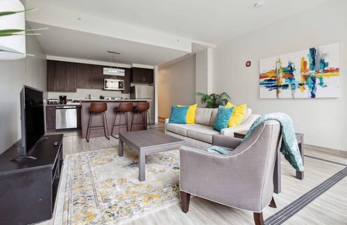 Downtown Detroit Apartment | Elegant 2BR Executive Downtown Retreat - Rated 9.8/10