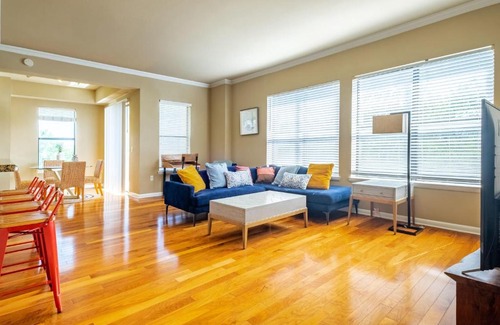 Cityplace Apartment | Executive 2BR Suite with Pool & Gym by ENVITAE Awaits