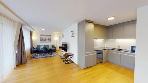 Sihlfeld Apartment | 2BR flat in the city center - West 12
