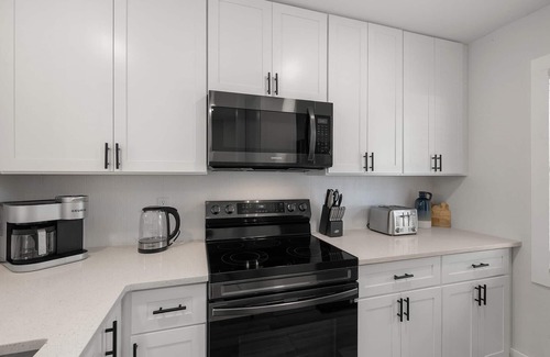Bay Acres House | Charming 2BR Florida Home with Oceanfront Views!