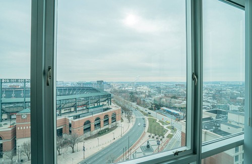 Downtown West Apartment | Stylish 2BR Apartment in Downtown Baltimore with Great Amenities