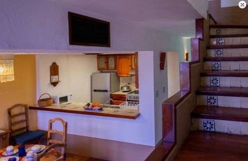 La Florida Villa | Garden Villa Retreat at Villas el Rancho with Kitchen & Breakfast