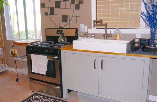 Crown Heights Apartment | Cozy 2BR Oasis with Garden in Brooklyn, New York City