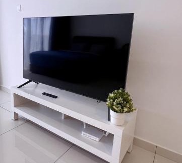 George Town Apartment | Elegant 2BR Georgetown Suite with Rooftop Pool & Hot Tub
