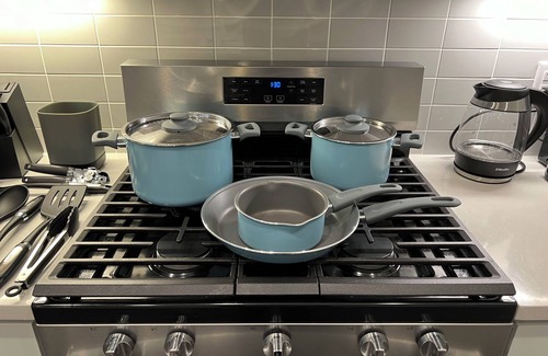 Westridge House | Ideal Retreat: 2Br with Gym, Trails & Fast Wifi