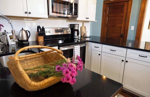 Roanoke Condo | Guest-Centric Getaway at The Winona House - Rated 9.8/10