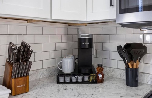 Kingsport House | Cozy 2BR Retreat near Holston Valley & Eastman