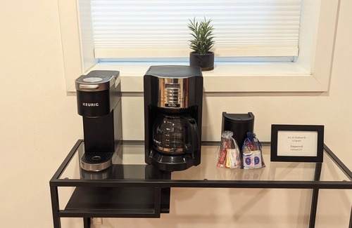 Fremont Apartment | Convenient 2BR in Seattle, Steps from Downtown & UW
