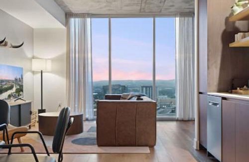 Rainey Street Historic District Apartment | Modern 2BR Highrise Retreat Near Vibrant Rainey St