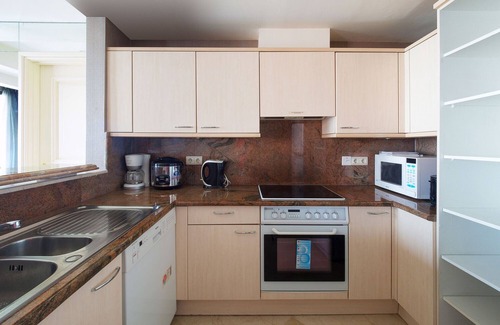 Jakarta Apartment | Elegant 2BR Apartment in Central Jakarta with Hotel Perks