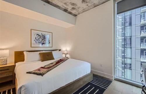 Rainey Street Historic District Apartment | Elegant 2BR Retreat with Rooftop Pool and Scenic Views