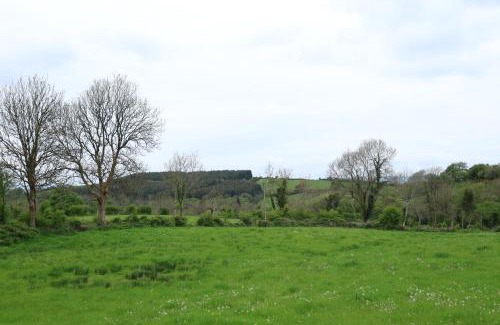 Lecemy House | DG Meadow View - Pet Friendly 7 Bedroom Home in Donegal