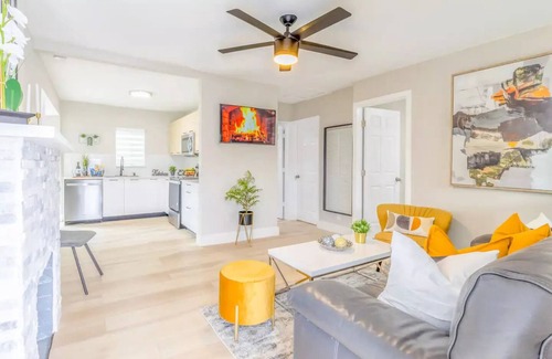 Flagami House | Modern 2BR Getaway with Terrace Near Airport & Coral Gables