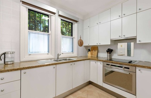 Alexandria House | Modern 2BR Retreat in Leafy Alexandria with Family Amenities