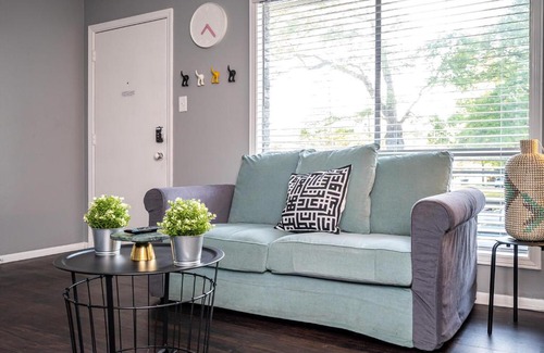 University District Apartment | Family-Friendly 2BR Near University of Memphis Awaits