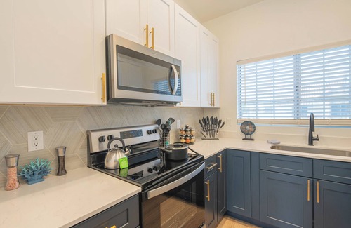 Desert View Village Condo | Steps to TPC Golf ~ Explore Shopping & Dining Nearby