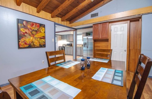 Union Park House | Pet-Friendly 2 Bed Cabin by UCF - Perfect for Families!