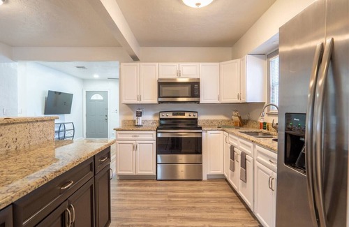 Orlando House | Cozy 2-Bedroom Retreat with Laundry and Pet-Friendly Perks