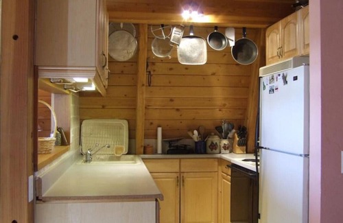 Driggs House | Pet-Friendly 2BR Darby Barn with Breakfast & Family Amenities