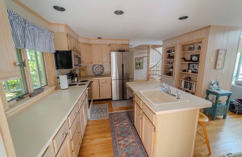 Damariscotta House | Ideal Lakeside Retreat with Pool & Ocean Views, Rated 10/10