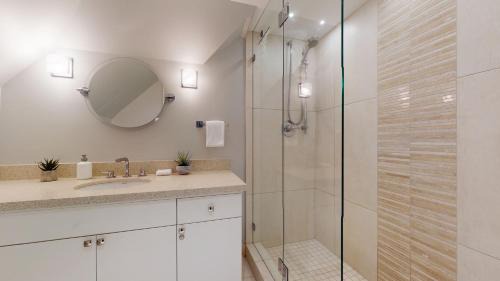Blackcomb House | Family-Friendly 2BR Townhouse with Hot Tub in Whistler