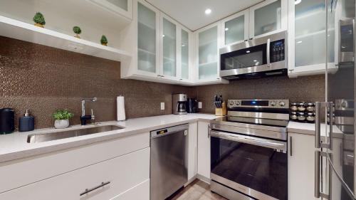 Blackcomb House | Family-Friendly 2BR Townhouse with Hot Tub in Whistler