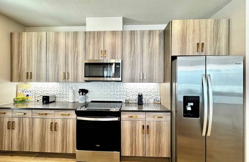 McNeil Apartment | 2BR Retreat -Gym, Pool, Parking
