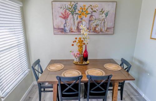 Hillcrest Apartment | 2BR Retreat Near Balboa Park
