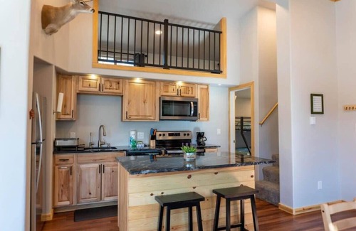 Breckenridge House | Riverside Cabin Retreat with Hot Tub Access & Trails Nearby