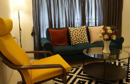 Prabhadevi Apartment | Cozy 2BR Sea View Apartment in Worli by Florastays